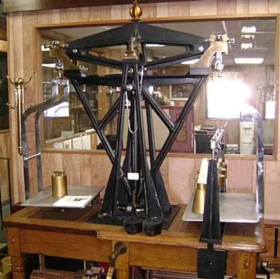 1337-385 Antique L. Oertling HD Assay Bullion Balance Beam Scale Circa 1860