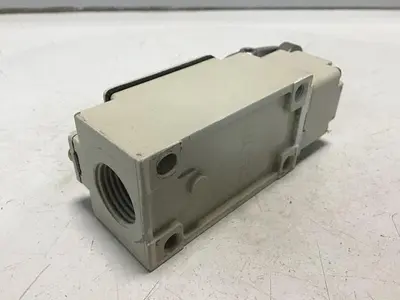USED YAMATAKE LJA10-11A21N-003