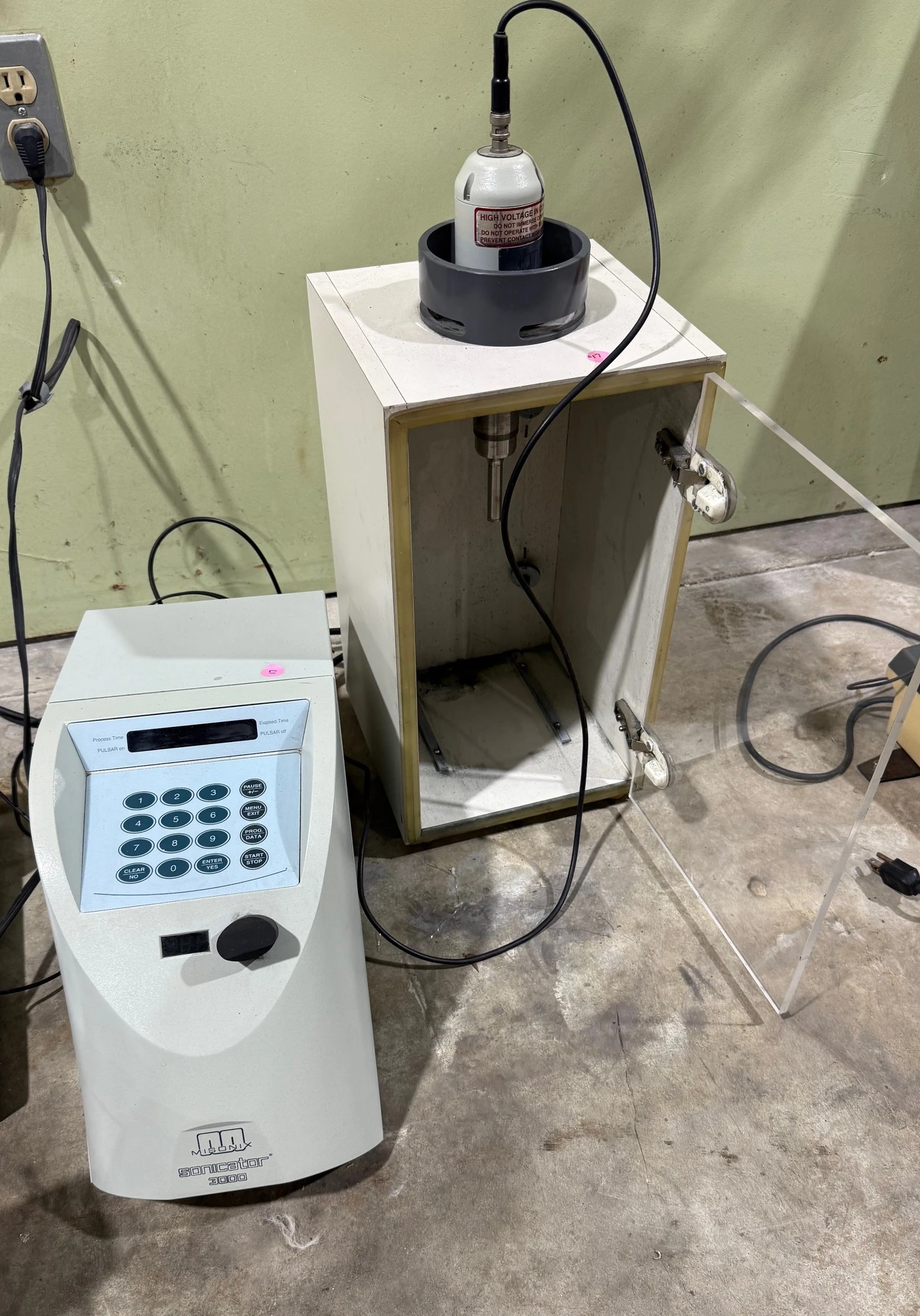 used Sonicator, Mfgd. by QSonics, Model S3000