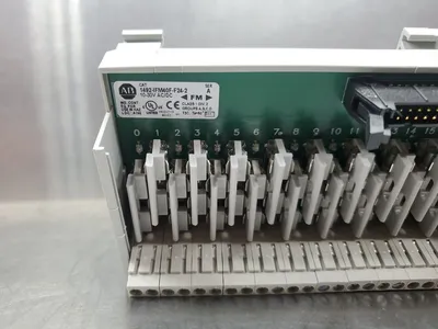 Allen Bradley 1492-IFM40F-F24-2 Ser. A 10-30V AC/DC Interface Module. 3D-7