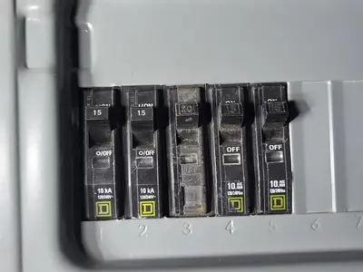 USED SQUARE D QO8L100