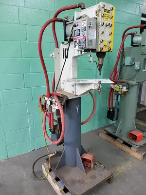 Used RIVET AIR PRESS Air Presses CA | B & B RIVET MACHINE #1232011