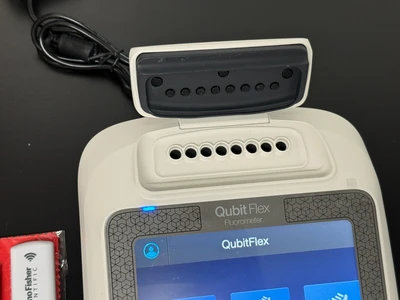 Used Invitrogen / Thermo Fisher Scientific Q33326 Spectrophotometer (UV-Vis, Fluor) Missouri US | BioLabTek #1366017