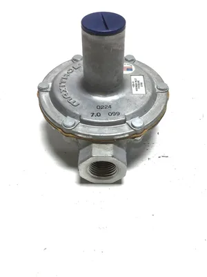 Maxitrol 224 325-3 Gas Pressure Regulator Maximum Inlet Pressure 10 PSIG
