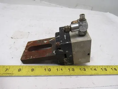 Compact Air Products SG202 Square Base Angular Pneumatic Gripper Grabber 2" Open