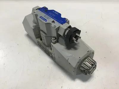 USED TOKIMEC DG4V-5-2C-M-AP71-H-7-40-JA1Y