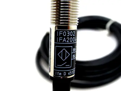 NEW IFM EFECTOR IFA2004-ABOW-IF0302 PROXIMITY SWITCH IFA2004ABOWIF0302