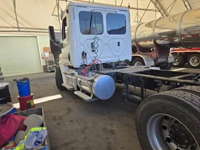 USED 2019 FREIGHTLINER CASCADIA 125