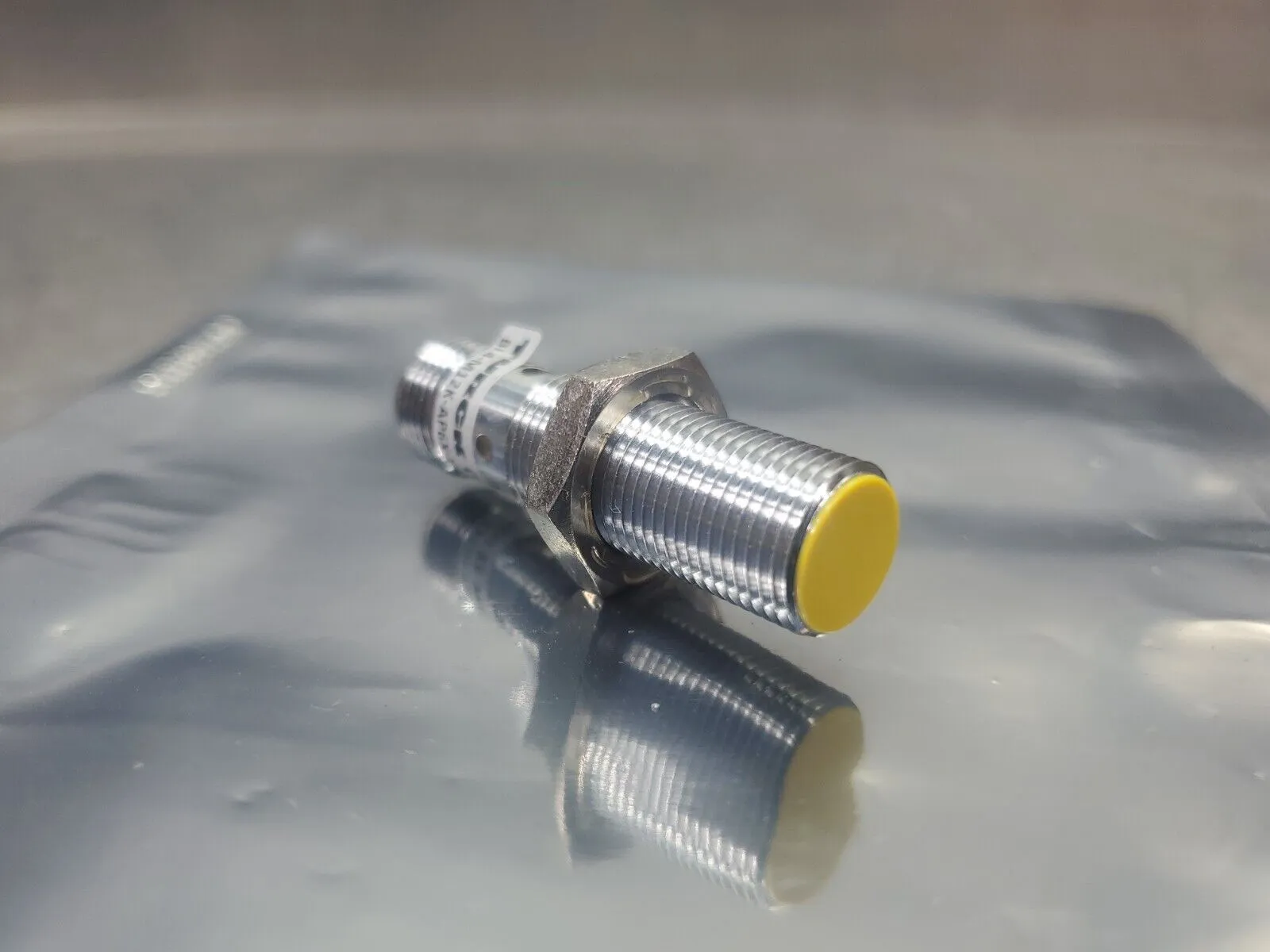 Turck BI 4-M12K-AP6X-H1141 Proximity Sensor. 5-E2