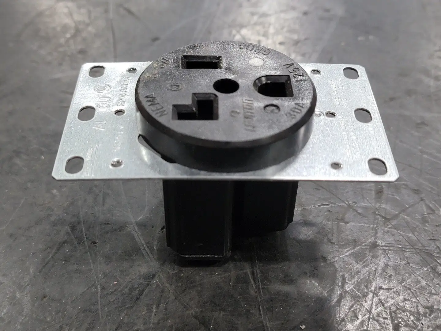 NEW LEVITON 5371