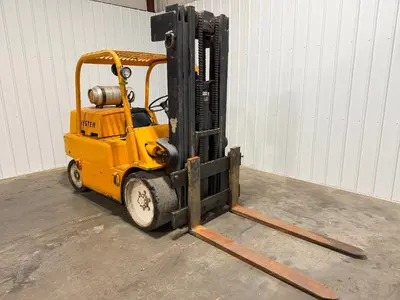Used _UNKNOWN_ _UNKNOWN_ Liquid Propane Forklifts Ohio US | Myron Bowling Auctioneers Inc #1553603