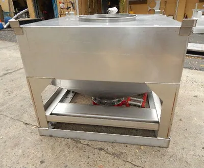 USED 20 CU FT POWDER TOTE 20 CU FT