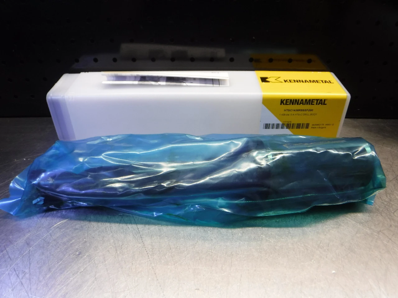 Kennametal 1.438" Indexable Drill 2" Shank HTSC1438R5SSF200 (LOC1793B)