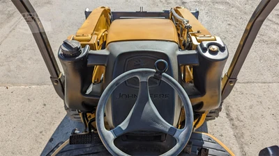 USED 2004 DEERE 110