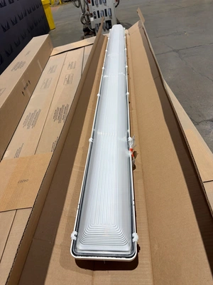 NEW 2020 CERTOLUX CRV96-LED840K200LUNV-P69