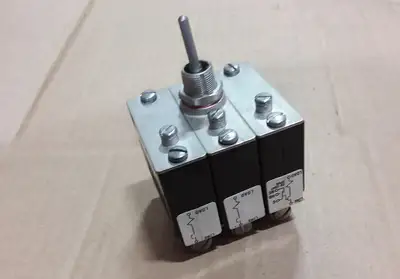 Used AIRPAX M55629/22-LM-LM-LM Switchgears British Columbia CA | Lenmark #242624