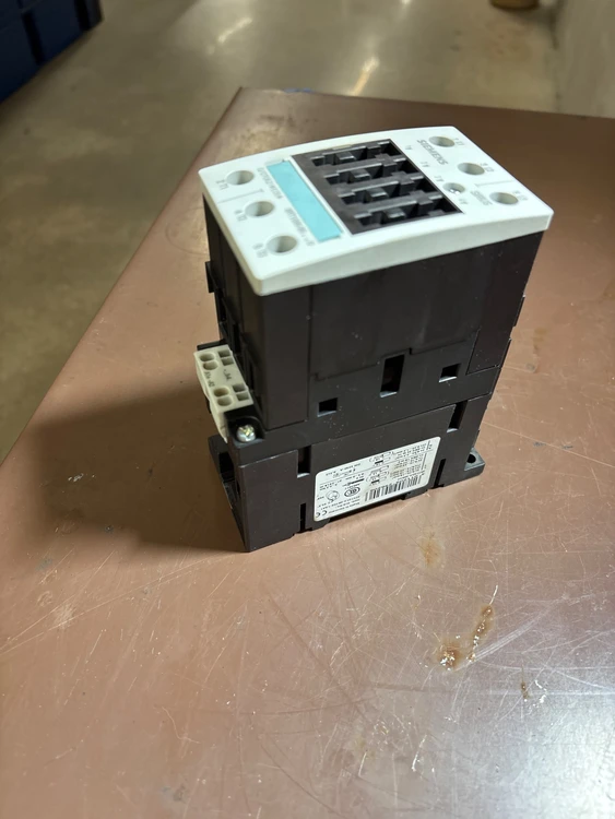 Used SIEMENS 3RT1035-3BB40 PLC Contactors Illinois US | Aucto #1322511