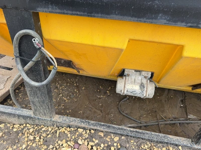 Used _UNKNOWN_ _UNKNOWN_ Dry Spreaders Minnesota US | Miedema Asset Management Group #1444344
