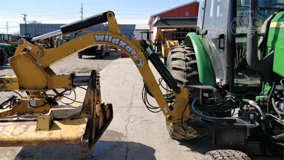 USED 2014 JOHN DEERE 6105D
