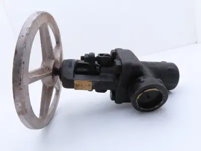 Velan 882003555 Globe Valve 1-1/2" Socket Weld Rising Stem 600PSIG Steel Body