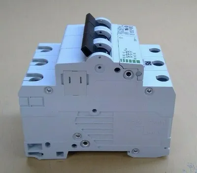 Klockner Moeller FAZN C25 -3 3 Pole Circuit Breaker 4D