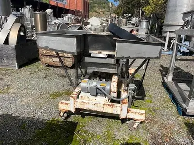 Screen, Vibratory, 17" x 98", S/st, 1 HP, Ball Cleaning #S744031