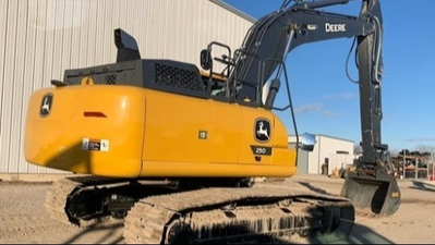 USED 2022 Deere 250P-TIER