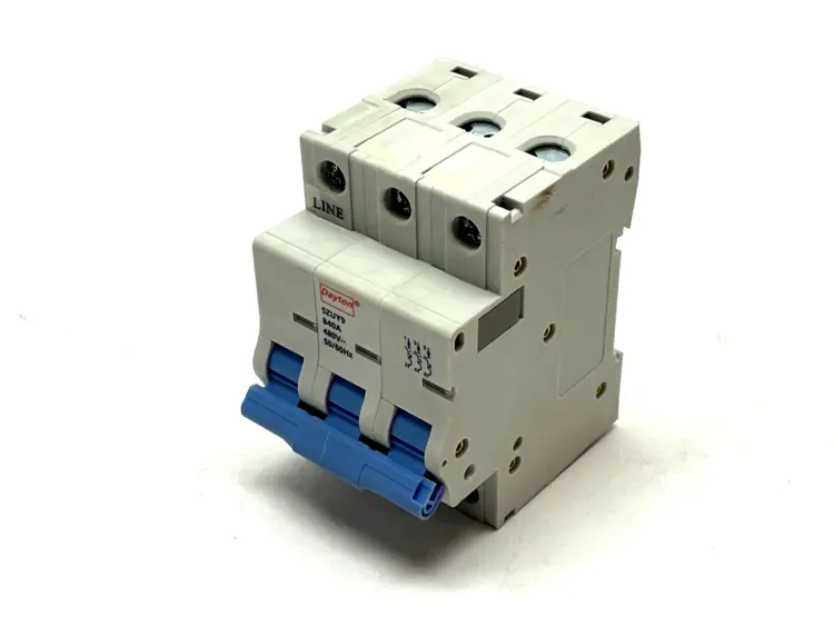 Used Dayton 5ZUY9 Circuit Breakers Michigan US | Maverick Industrial Sales #1494876