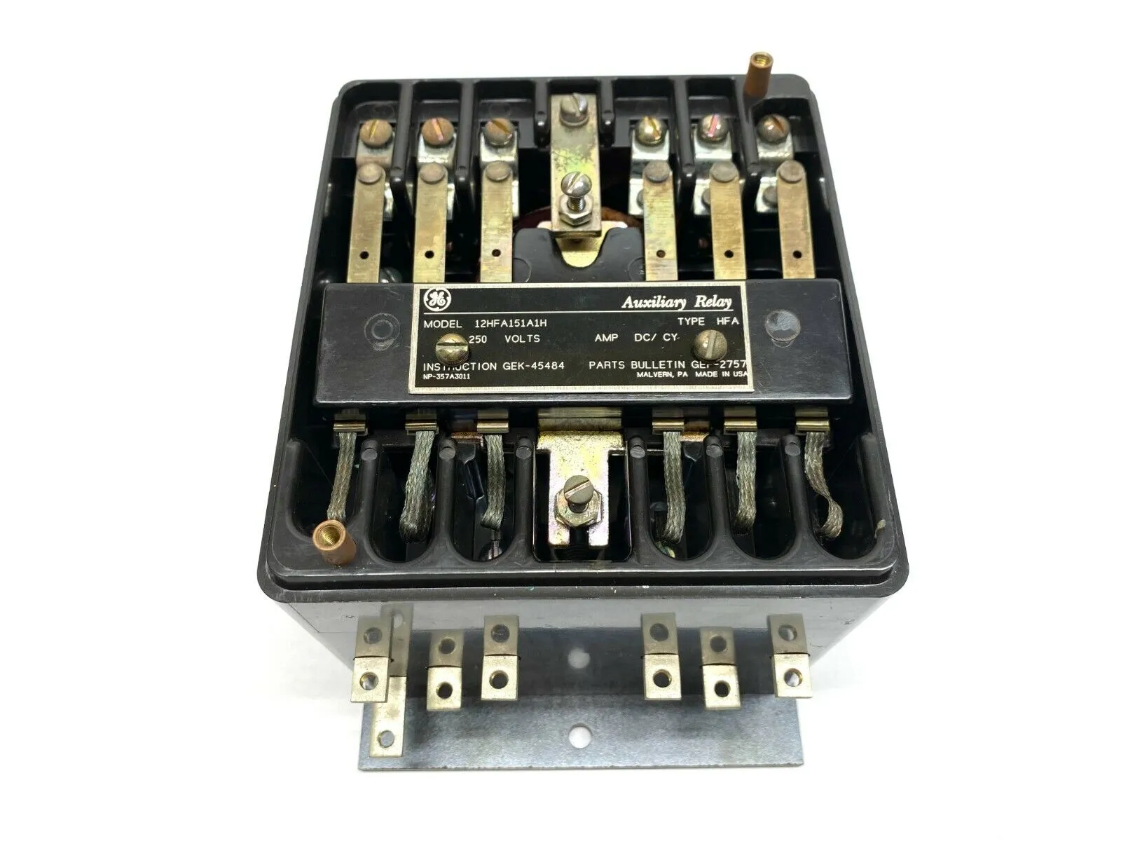 USED GENERAL ELECTRIC AUXILIARY RELAY 250V