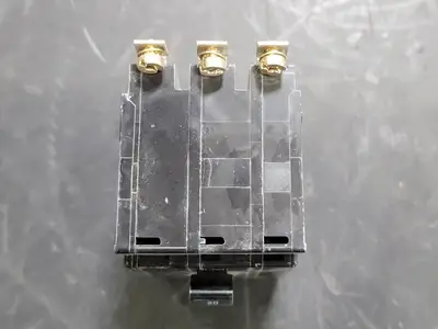 20 Amp, 3 Pole, 240 volts Circuit Breaker