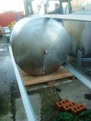 1000L S/S Vertical Enclosed Tank