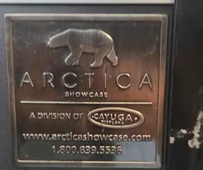USED ARTICA GRAB AND GO DISPLAY CASE