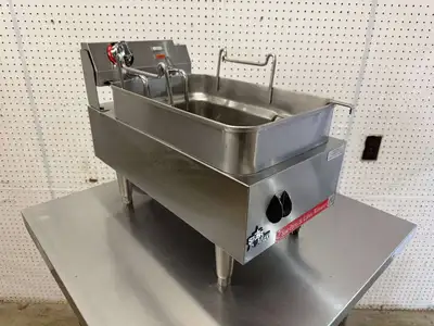Used Star Used Star 515EF Countertop Electric 15lb Single Pot Fryer 208V Cookers / Coolers / Fryers Illinois US | Falcon Restaurant Supply #1374889
