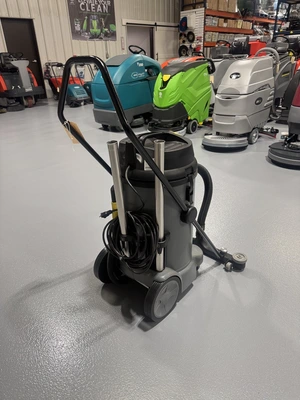 Karcher NT 48/1 Wet Vac w/Squeegee NEW