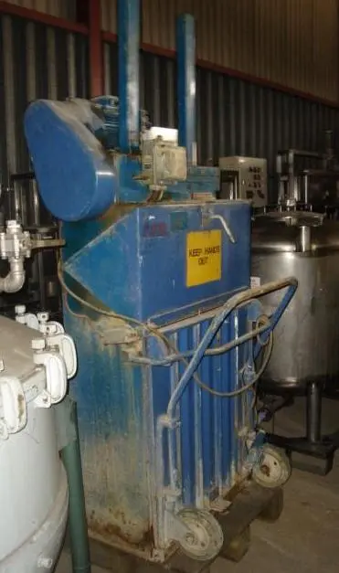Portable Vertical Baler Elec