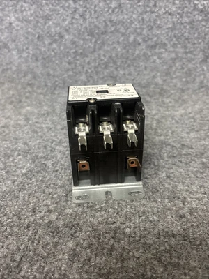 Used TYCO 3100-30T828WA PLC Contactors California US | Davliegogo LLC #1705921