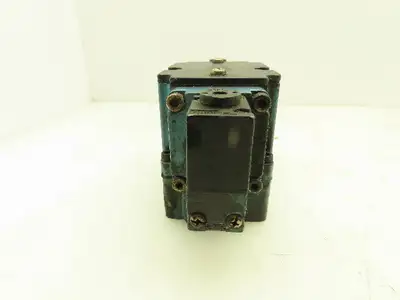 MAC 6521B-211-PM-111DA Pneumatic Double Solenoid Valve 4/2-Pos 120V w/Sub-Base