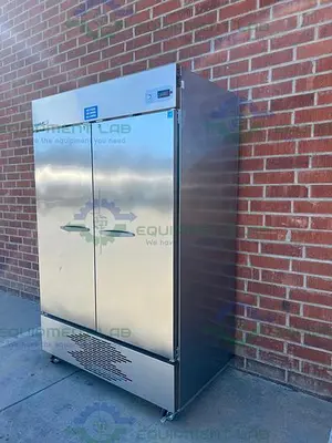USED VWR GTVWG49FSSA STAINLESS STEEL DOUBLE DOOR FREEZER - 25°C 49 CU, FT.