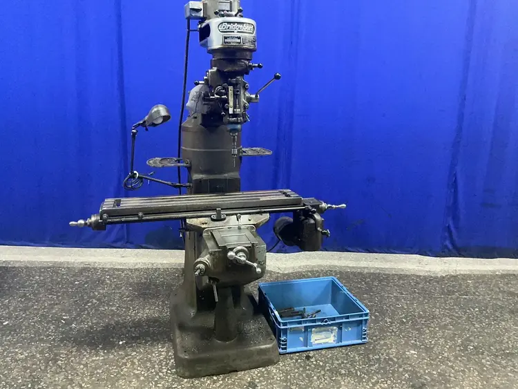 Used BRIDGEPORT 106133 Vertical Mills Ohio US | HGR 24 #1437863