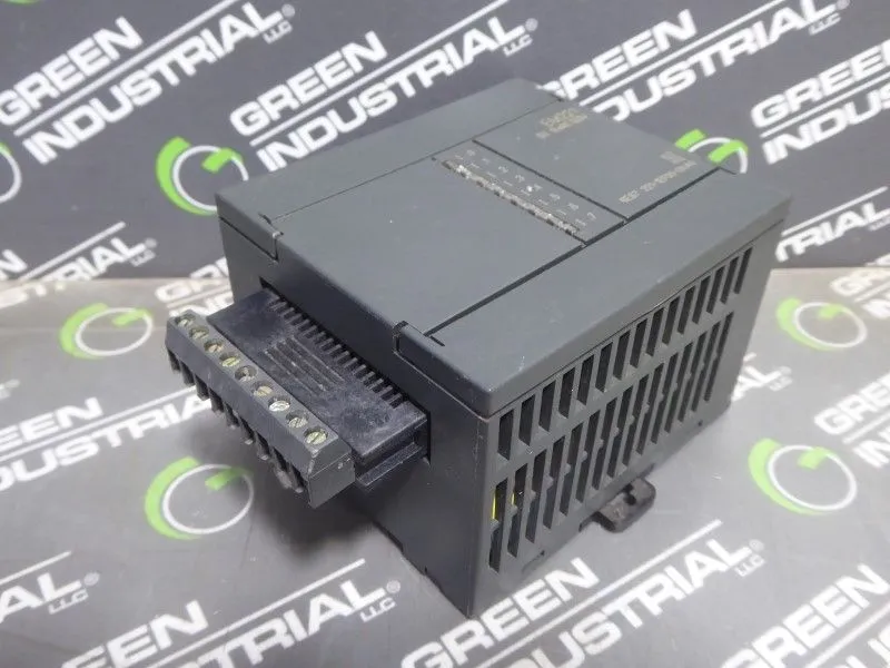 USED SIEMENS 6ES7 221-1EF00-0XA0
