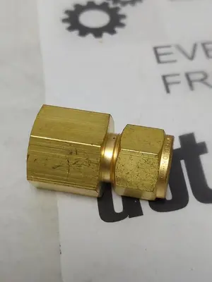 New | in-Stock SWAGELOK B-810-7-8 Valves/Fittings Ohio US | Surplus Asset Holdings #1249604