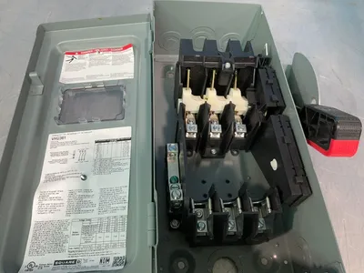 Used SCHNEIDER ELECTRIC VHU361 Switchgears Ohio US | HGR 24 #1272685