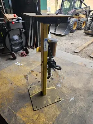 JOMAT Industries 4000 lb Pneumatic Lift w/48" x 50" Rotary Turntable
