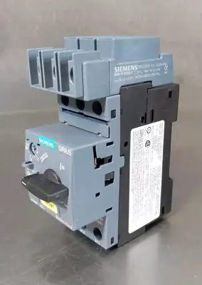 Siemens 3RV2011-1DA10 w/ 3RV2928-1H Sirius Circuit Breaker Loc4D4