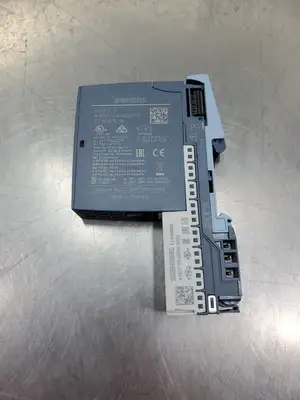 USED Siemens 6ES7132-6FD00-0CU0 DO Module w/6ES7193-6BP00-0DU0 Base