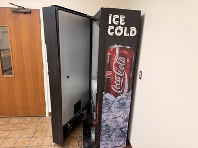 Used DIXIE - NARCO 1200 SODA / POP MACHINE CAN DISPENSER Vending Machines Michigan US | Miedema Asset Management Group #1320787