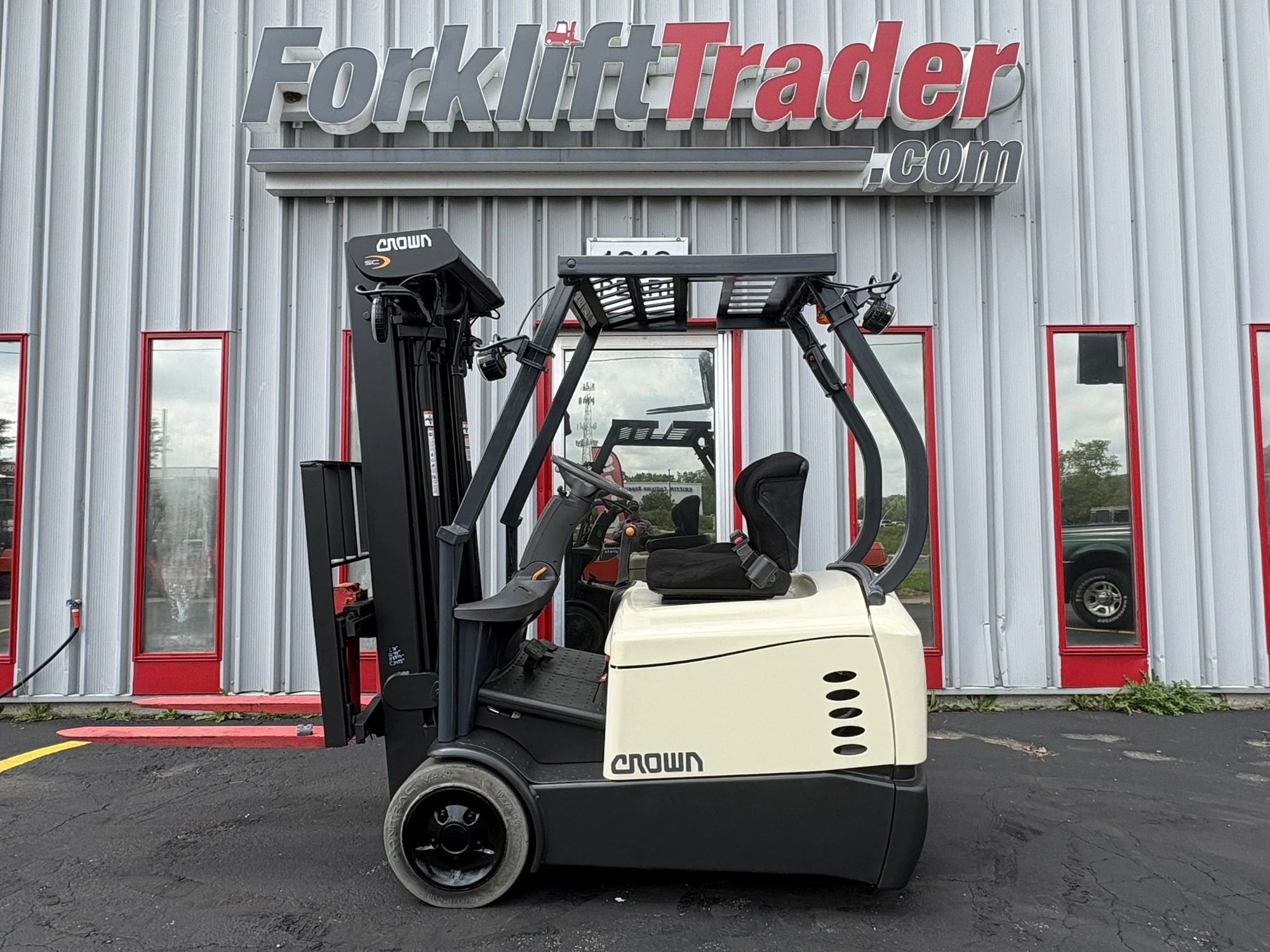 Used 2016 CROWN SC5225-35 Misc Forklifts Wisconsin US | Forklifttrader.com #1407302