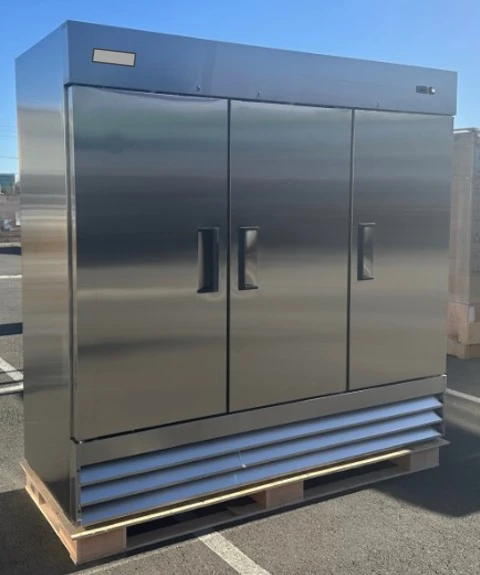 171-0122 80” Stainless Steel Self Contained 3 Door Reach In Cooler