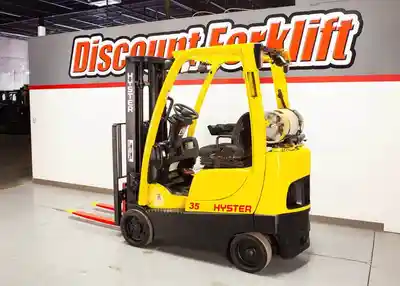 USED 2019 HYSTER S30FT