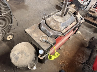 Used COATS 2020 TIRE CHANGING MACHINE Tire Balancers Michigan US | Miedema Asset Management Group #1414367